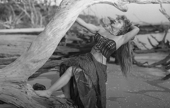Amber Fomapan Stand Aug 25015