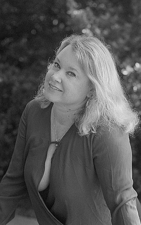Wife Konica FT1 TriX pushed025